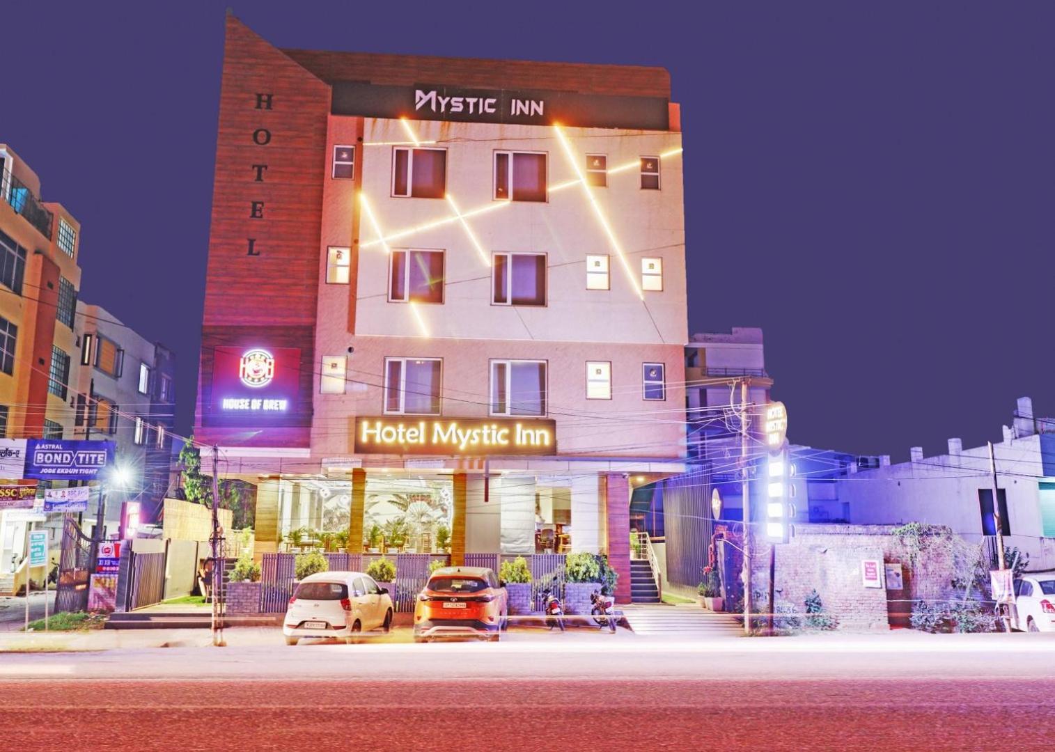 Hotel Mystic Inn