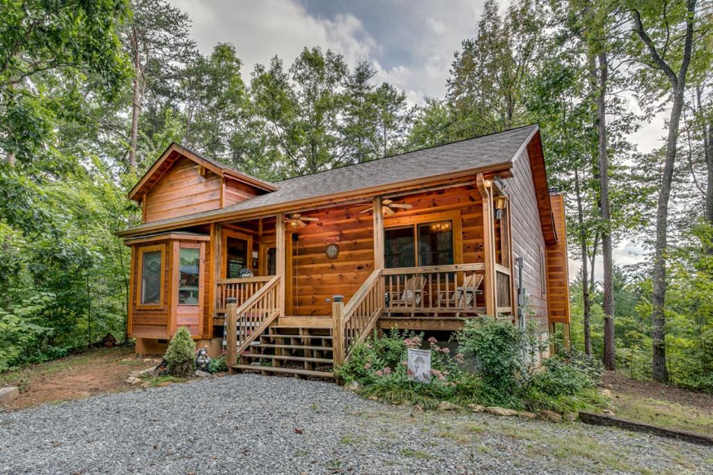 Dogwood Cabin Cozy Mountain Retreat Near Blue Ridge