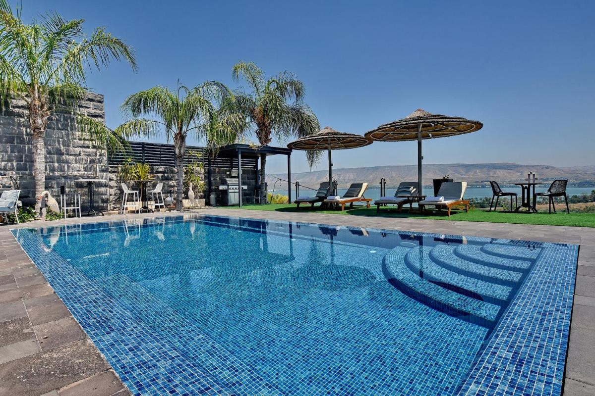 Tchelet and Bazelet