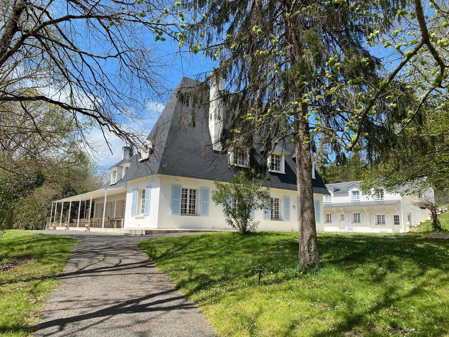 Manoir et Appartements au Domaine de Bize Mirepoix