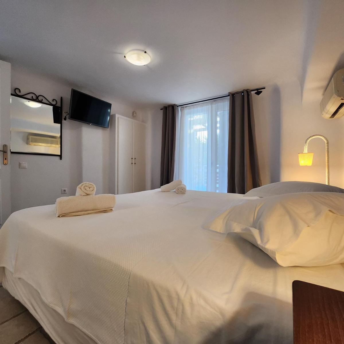 Mykonian Iros Suites & Villas