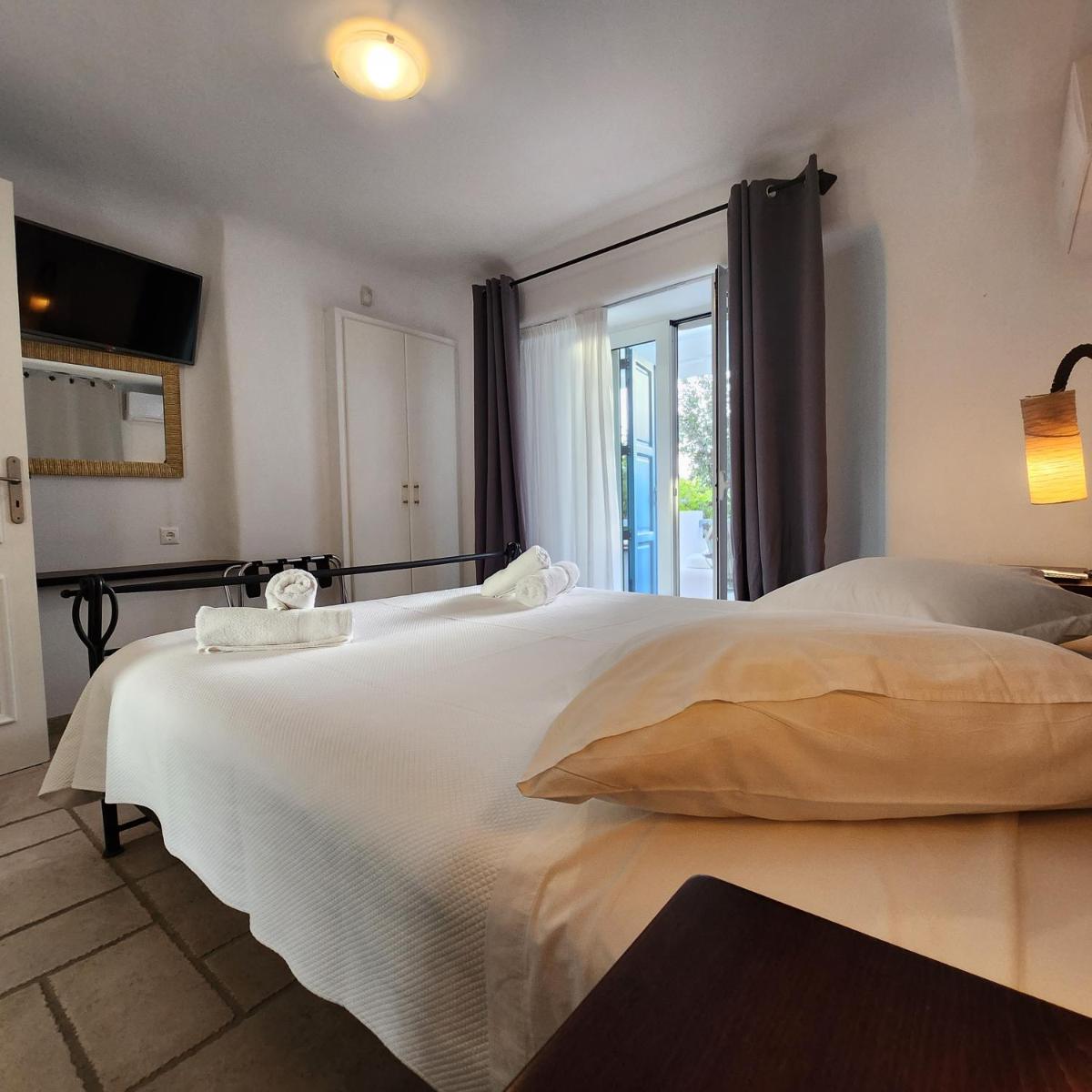 Mykonian Iros Suites & Villas