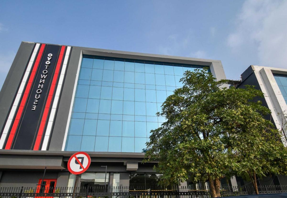 Townhouse 596 Hotel KG Estate