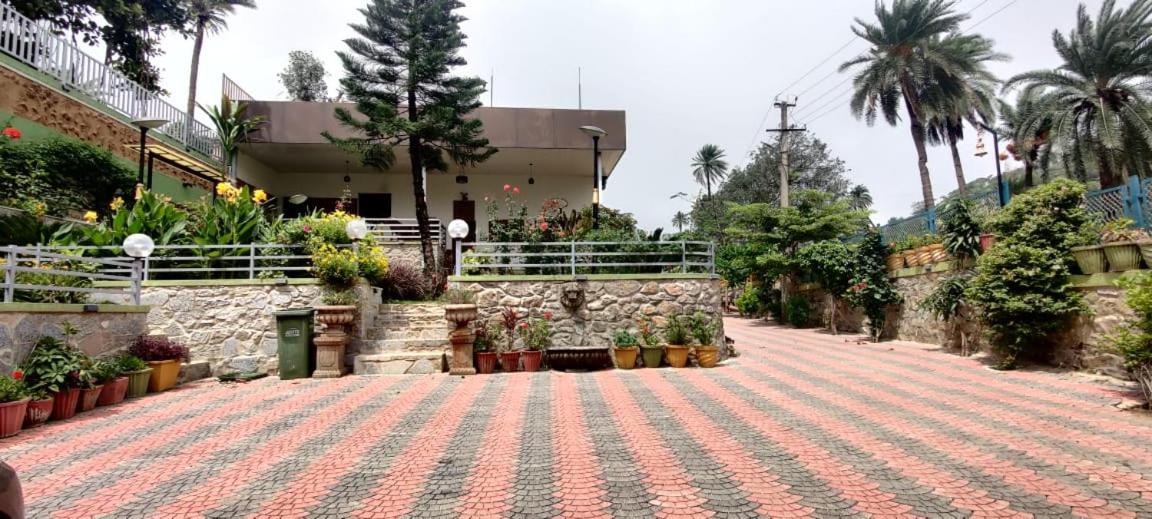 Mount Abu Vacations - Hari Niwas - A Boutique Garden Resort Mount Abu - Property Image 2