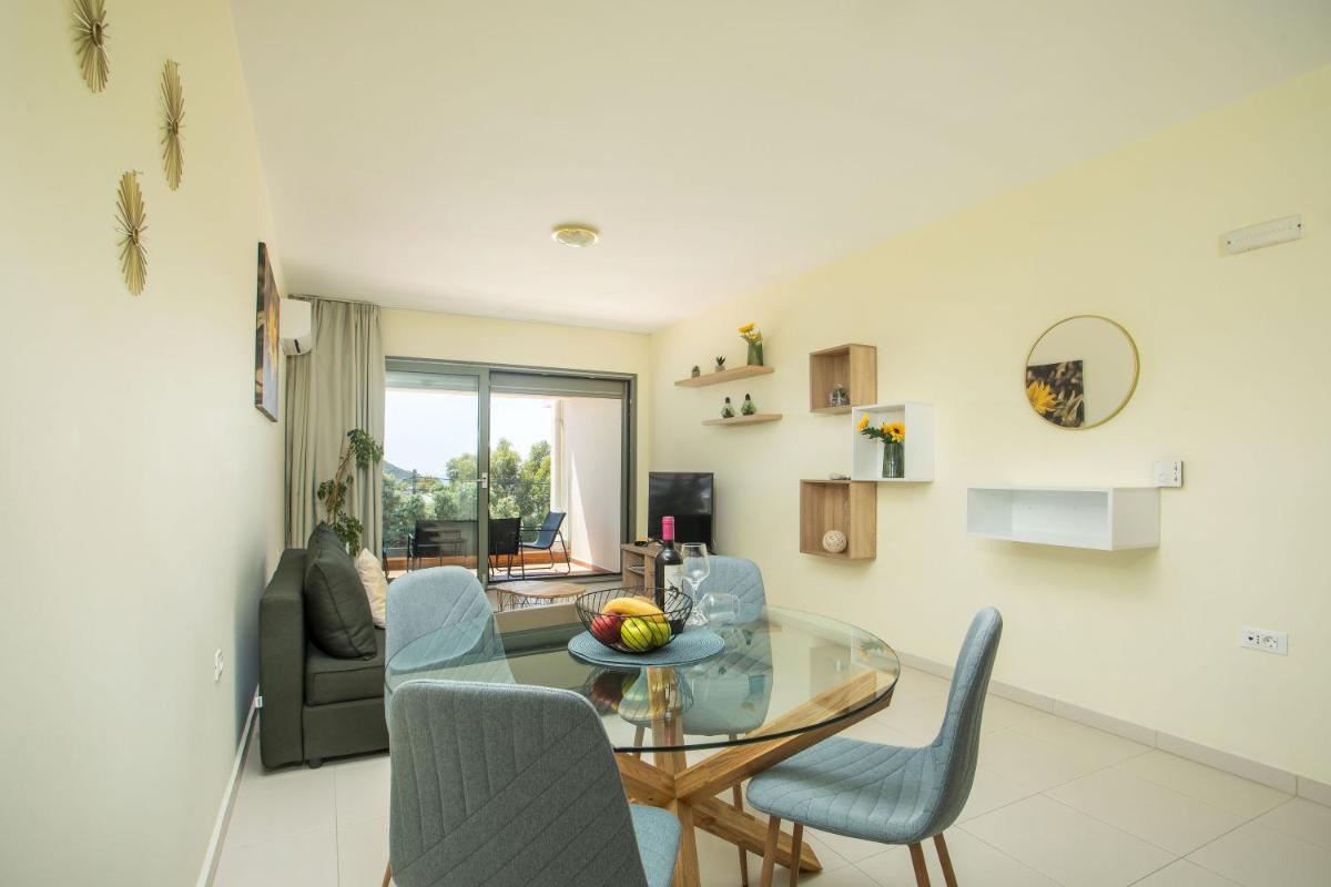 Eden Sunflower - Luxurious Apartment with Sea View