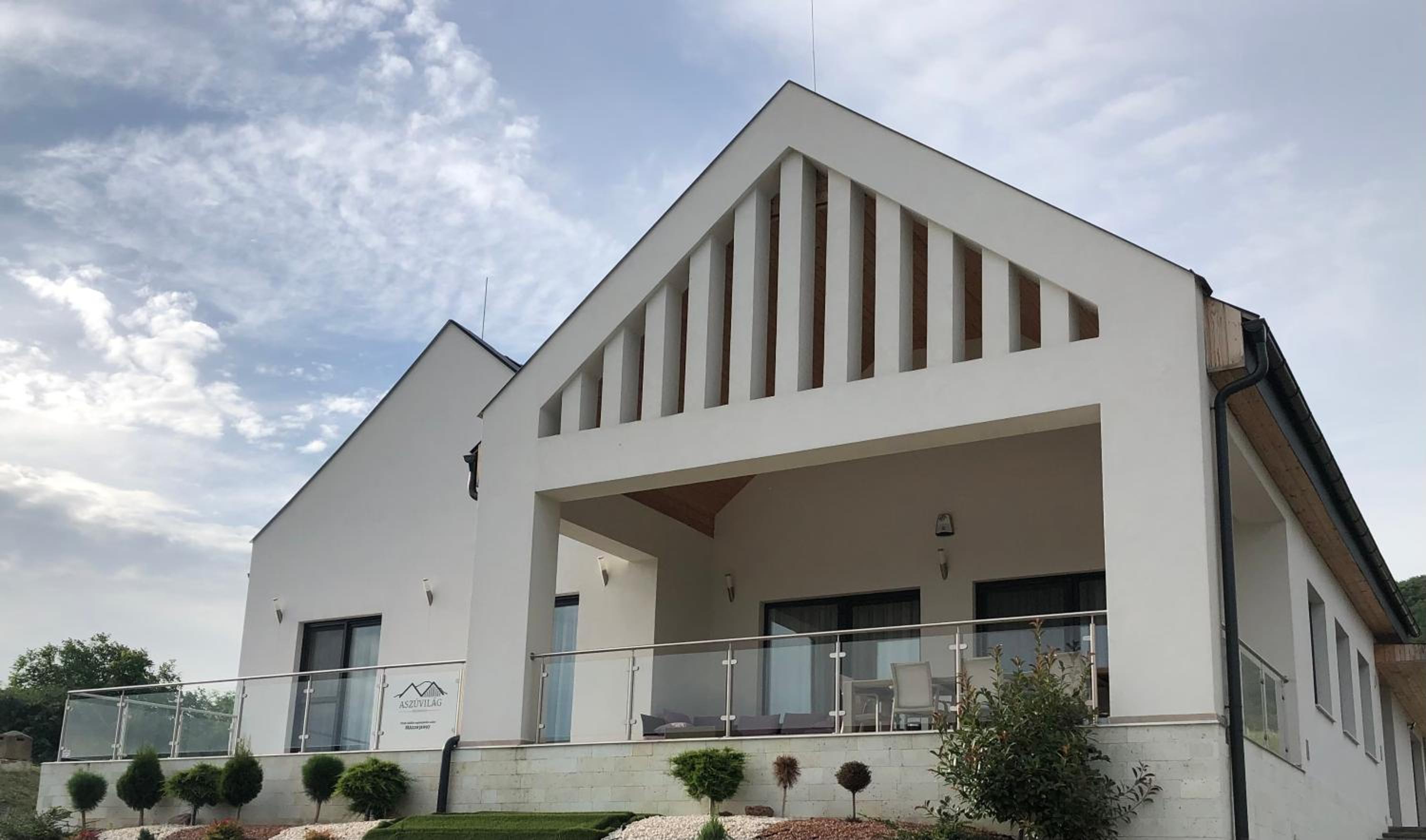 Aszúvilág Rezidencia with Sauna & Jacuzzi