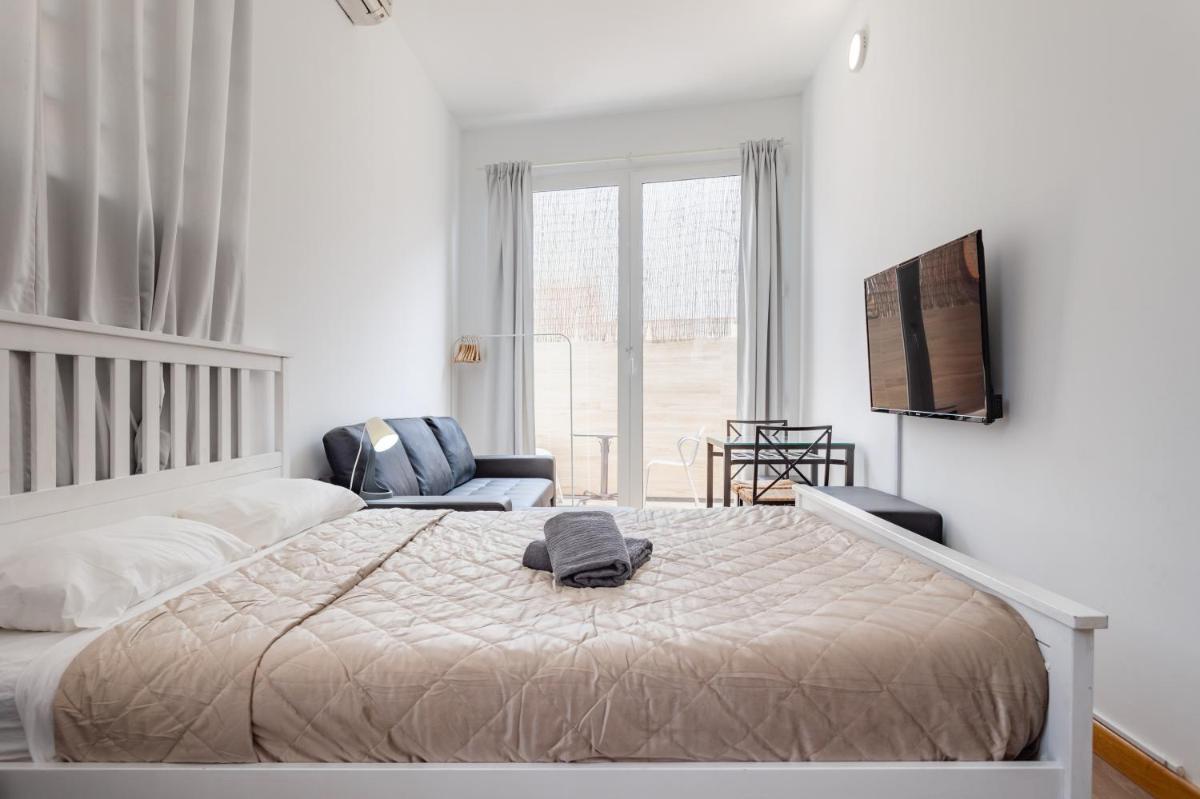 APL SANTS LOFTS BCN FiRA CAMP NOU photo 2