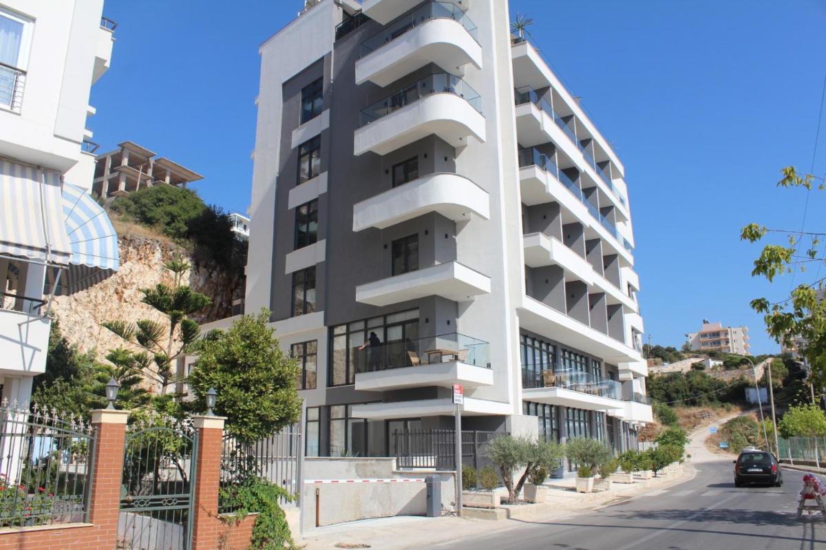 The Queen's Lion Premium HOTEL