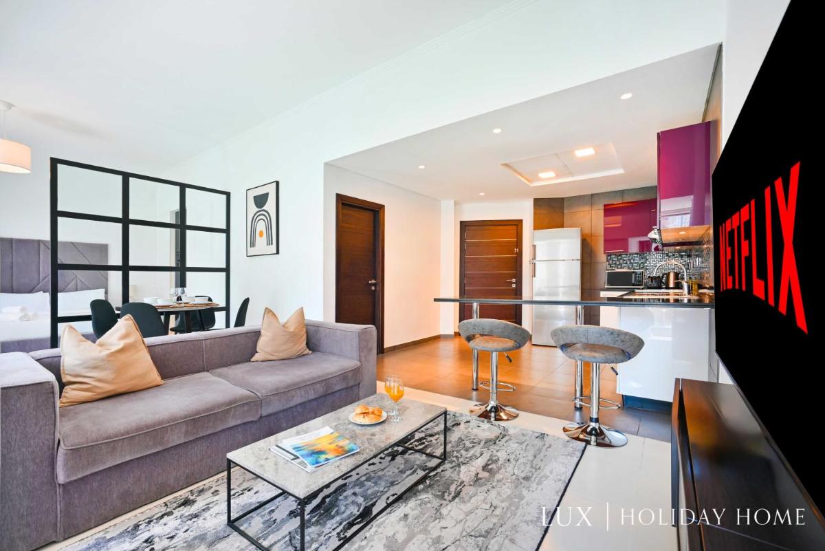LUX The Cayan Superior Suite in The Dubai Marina
