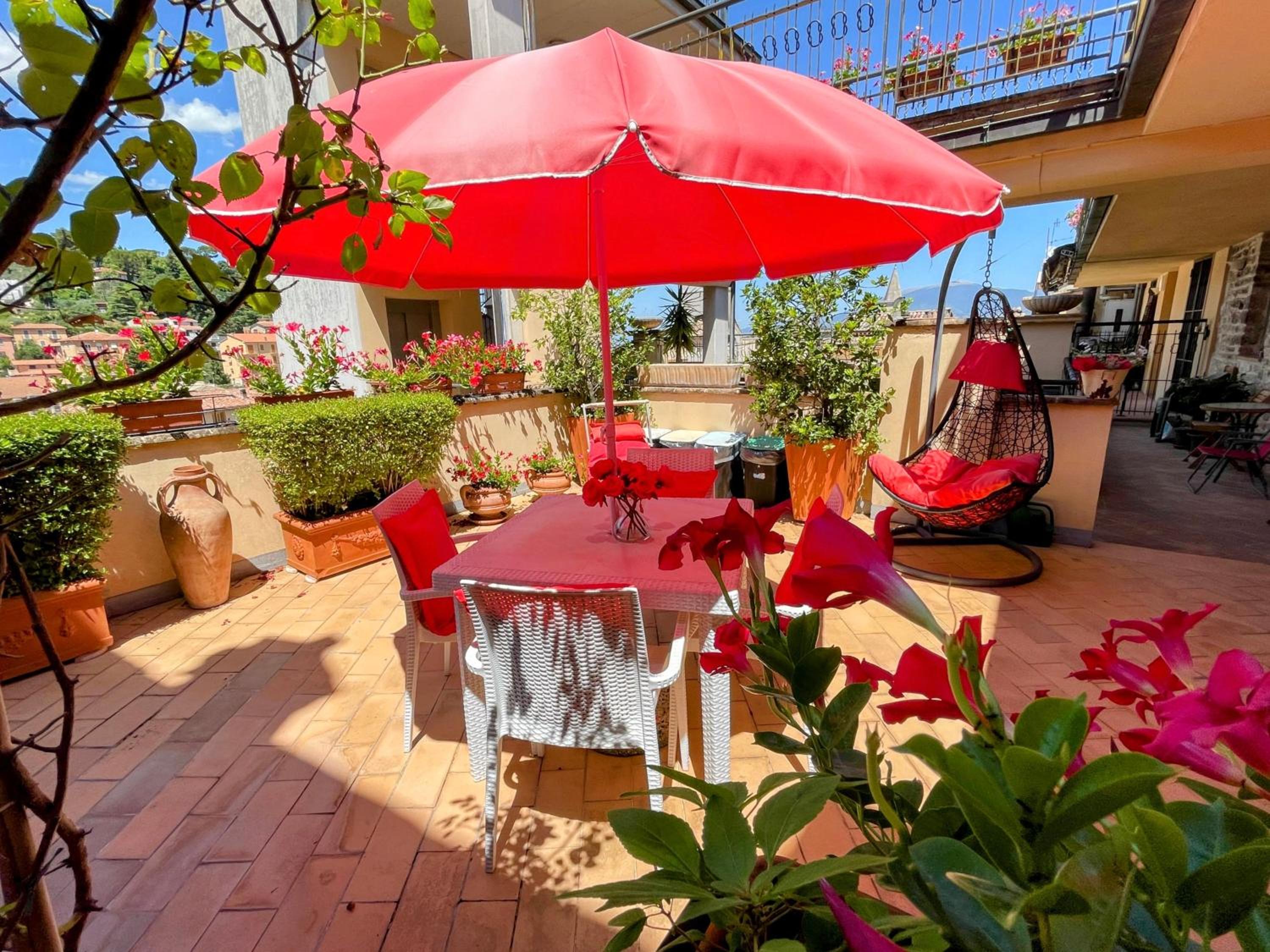 Terrazza Bella/sleeps 4/spoleto/car Not Necessary photo 1