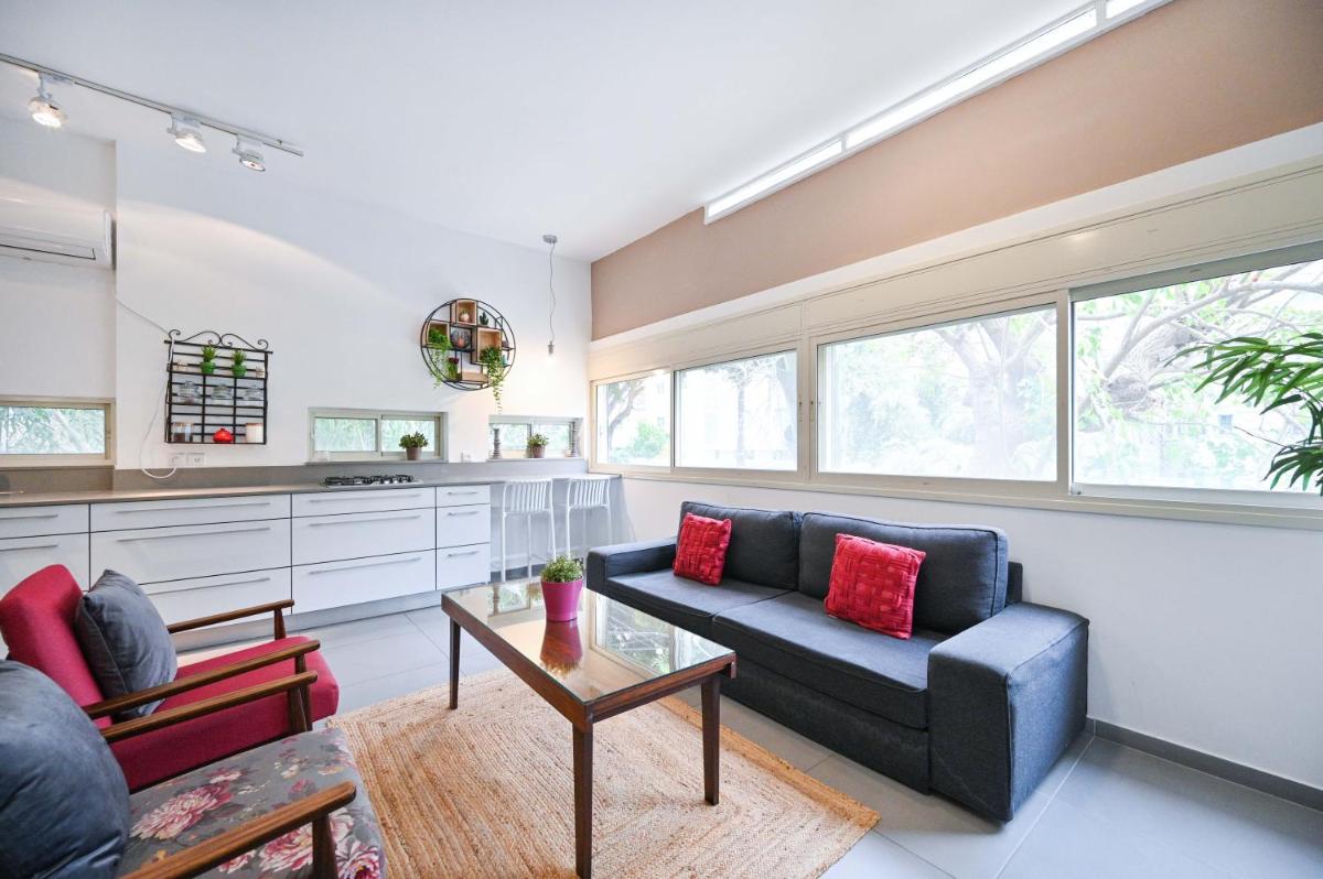 Great 2BR in Lassale street by HolyGuest