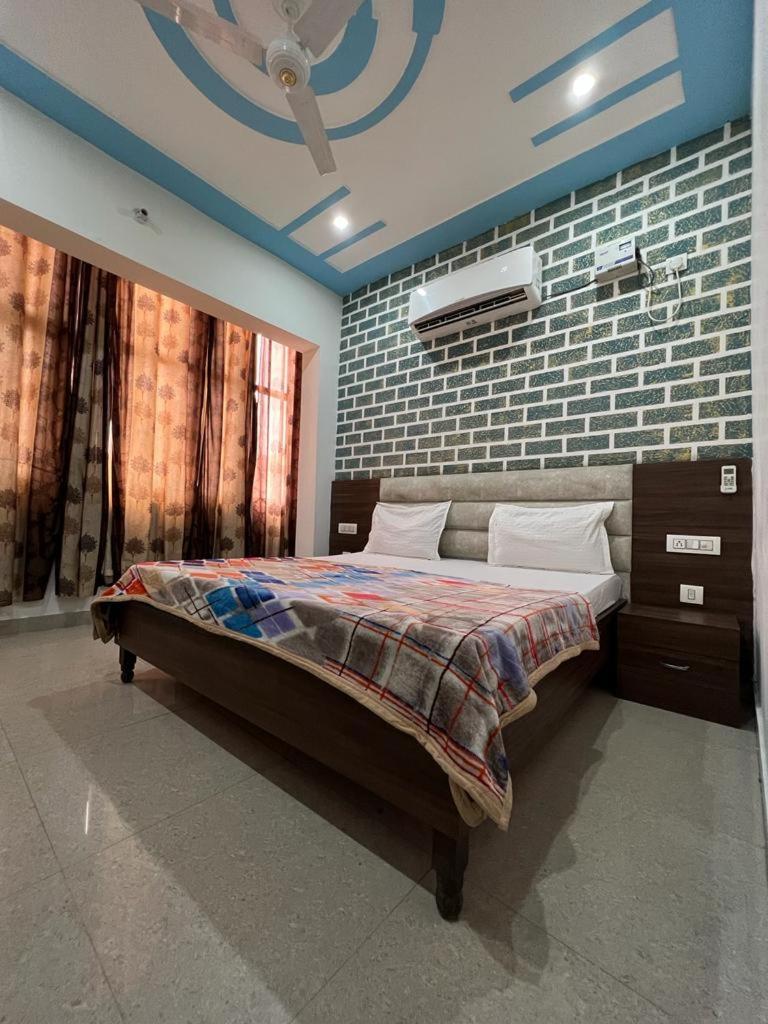 Hotel Chandigarh Inn
