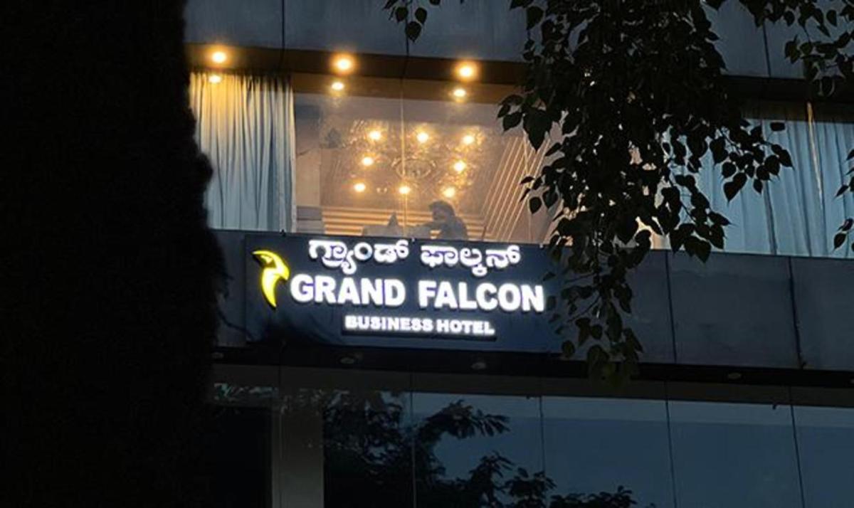 Hotel Grand Falcon