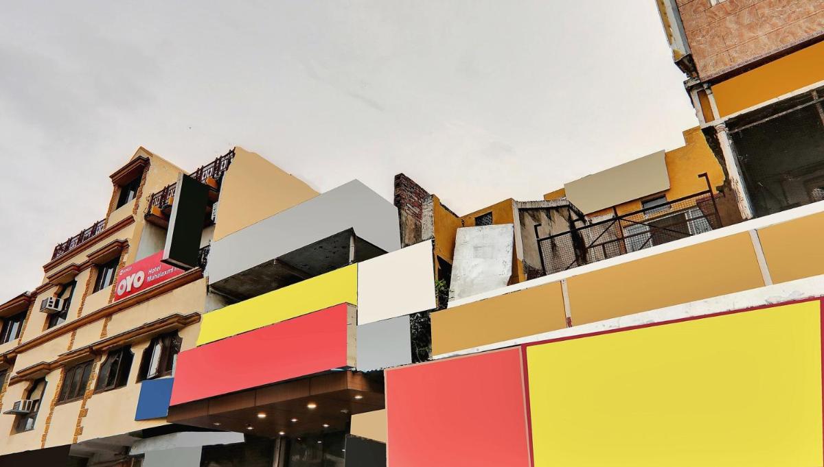 Super OYO The Best Hotel Near Sudarshan Cinema