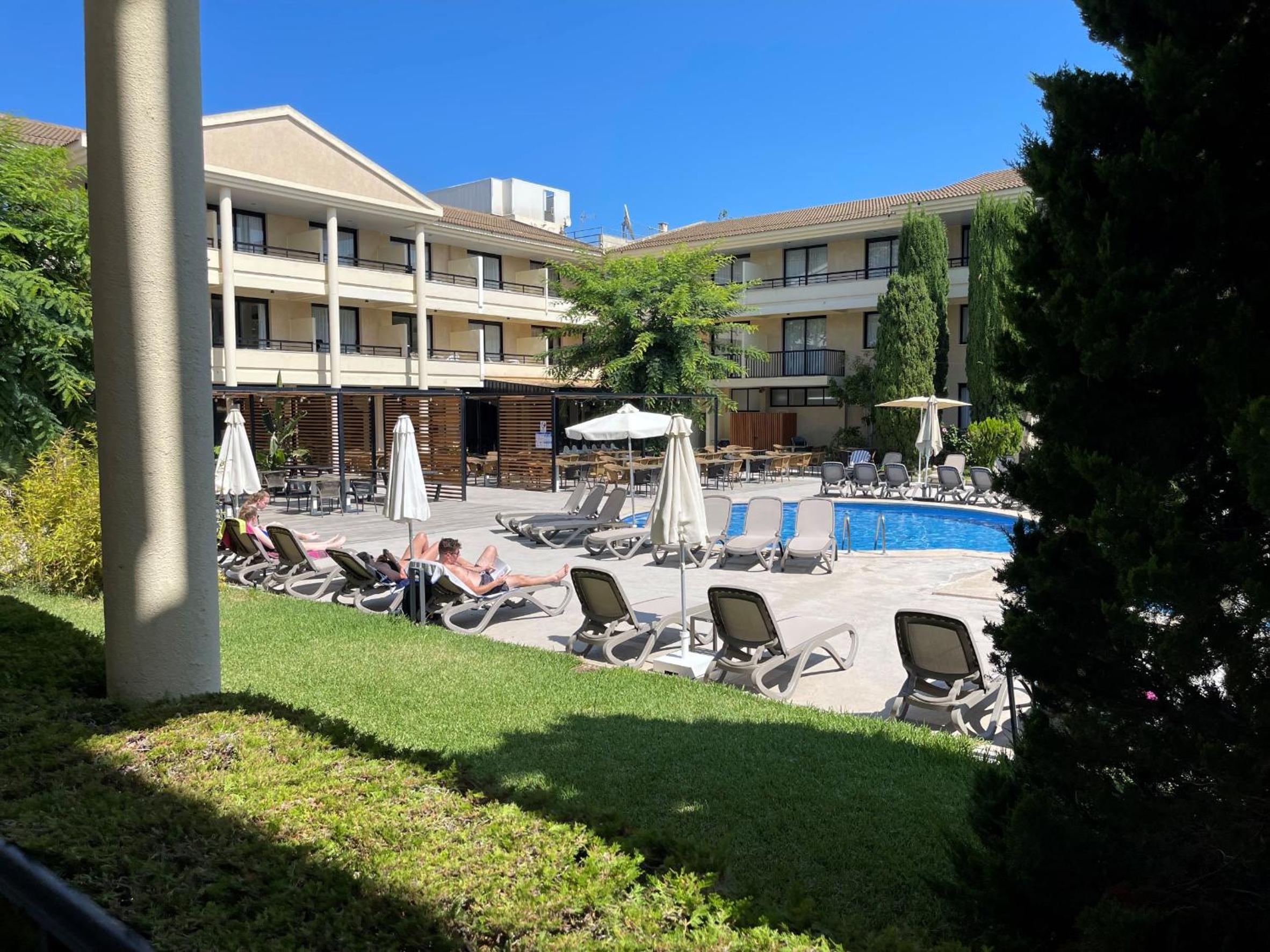 Hotel Aparthotel Bahia Pollensa - Image 1