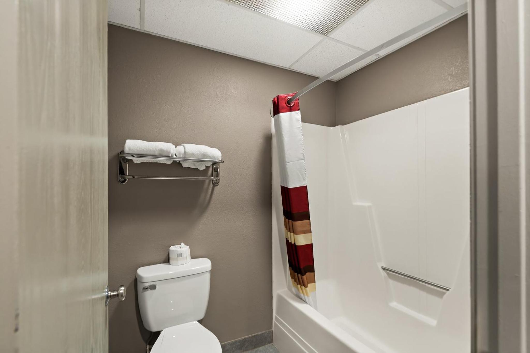 Martinsburg Vacations - Red Roof Inn Martinsburg - Property Image 13