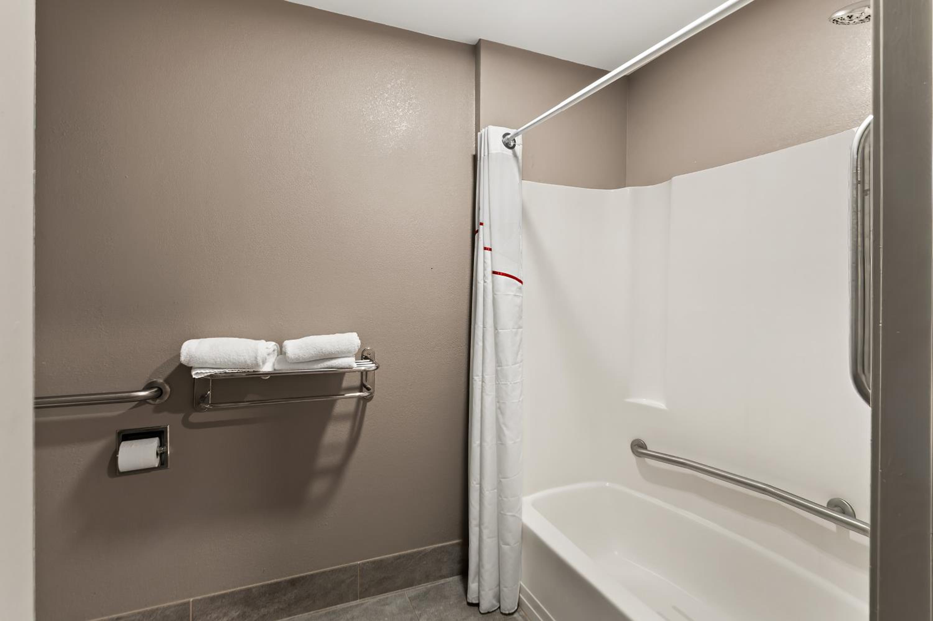 Martinsburg Vacations - Red Roof Inn Martinsburg - Property Image 18