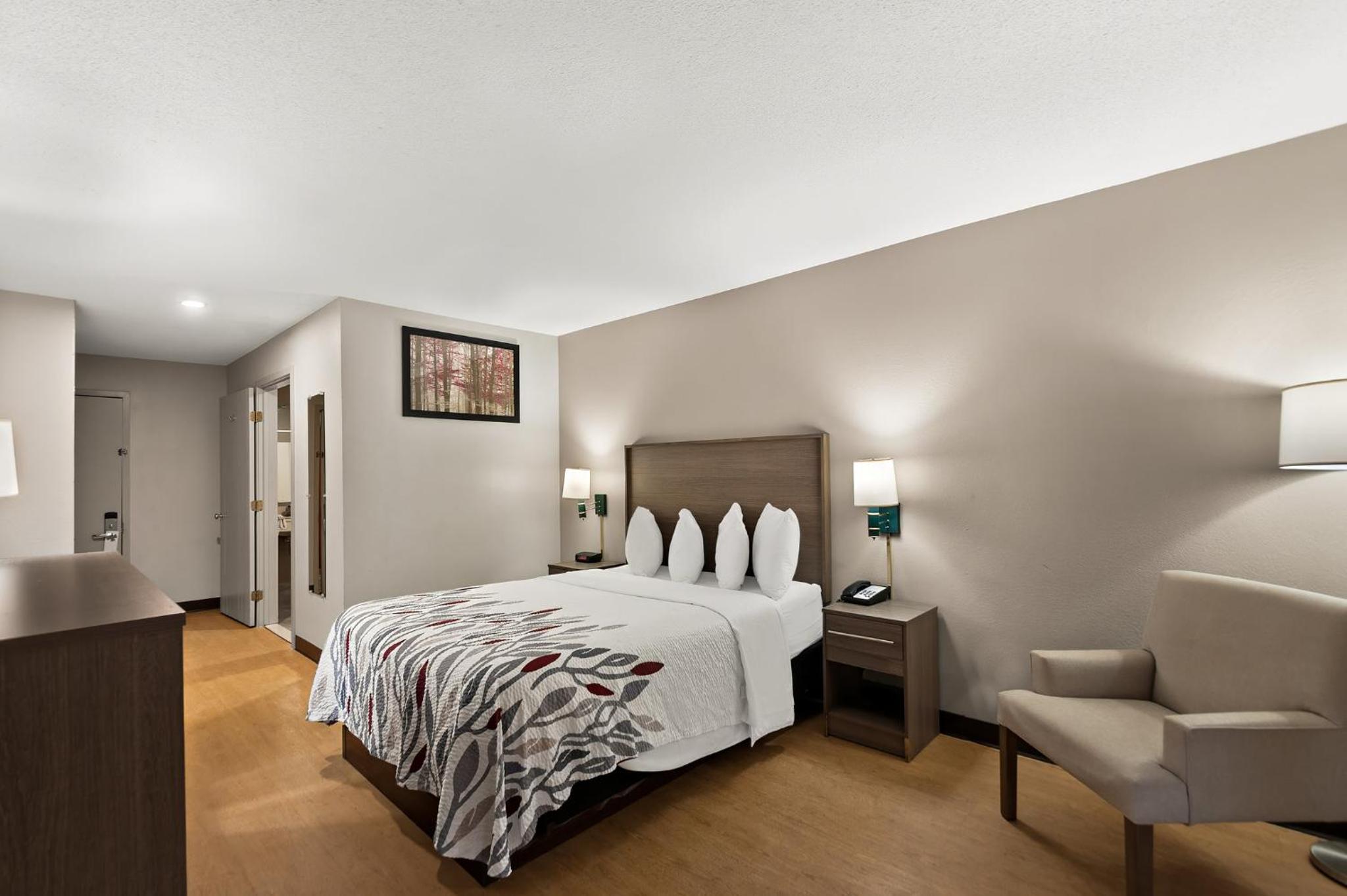 Martinsburg Vacations - Red Roof Inn Martinsburg - Property Image 15