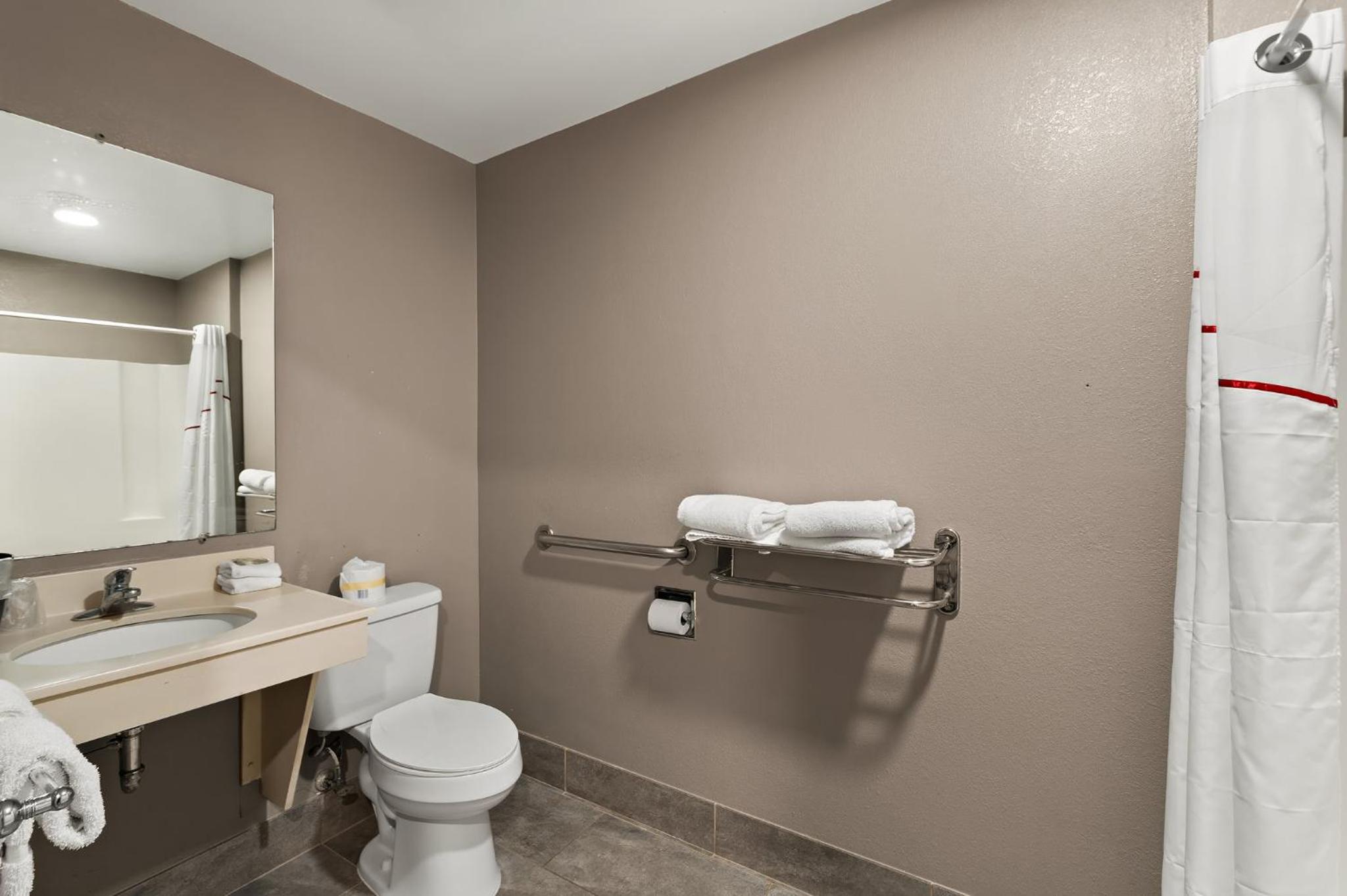 Martinsburg Vacations - Red Roof Inn Martinsburg - Property Image 17