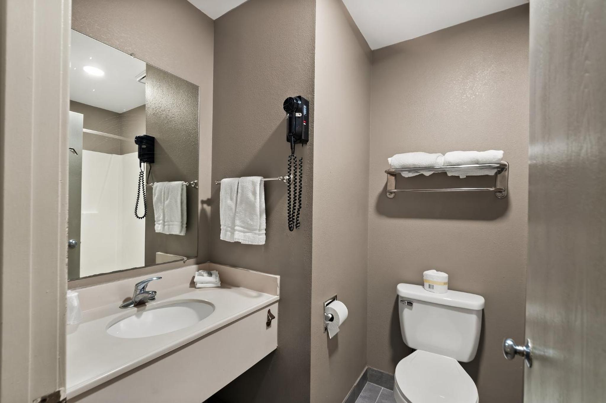 Martinsburg Vacations - Red Roof Inn Martinsburg - Property Image 2