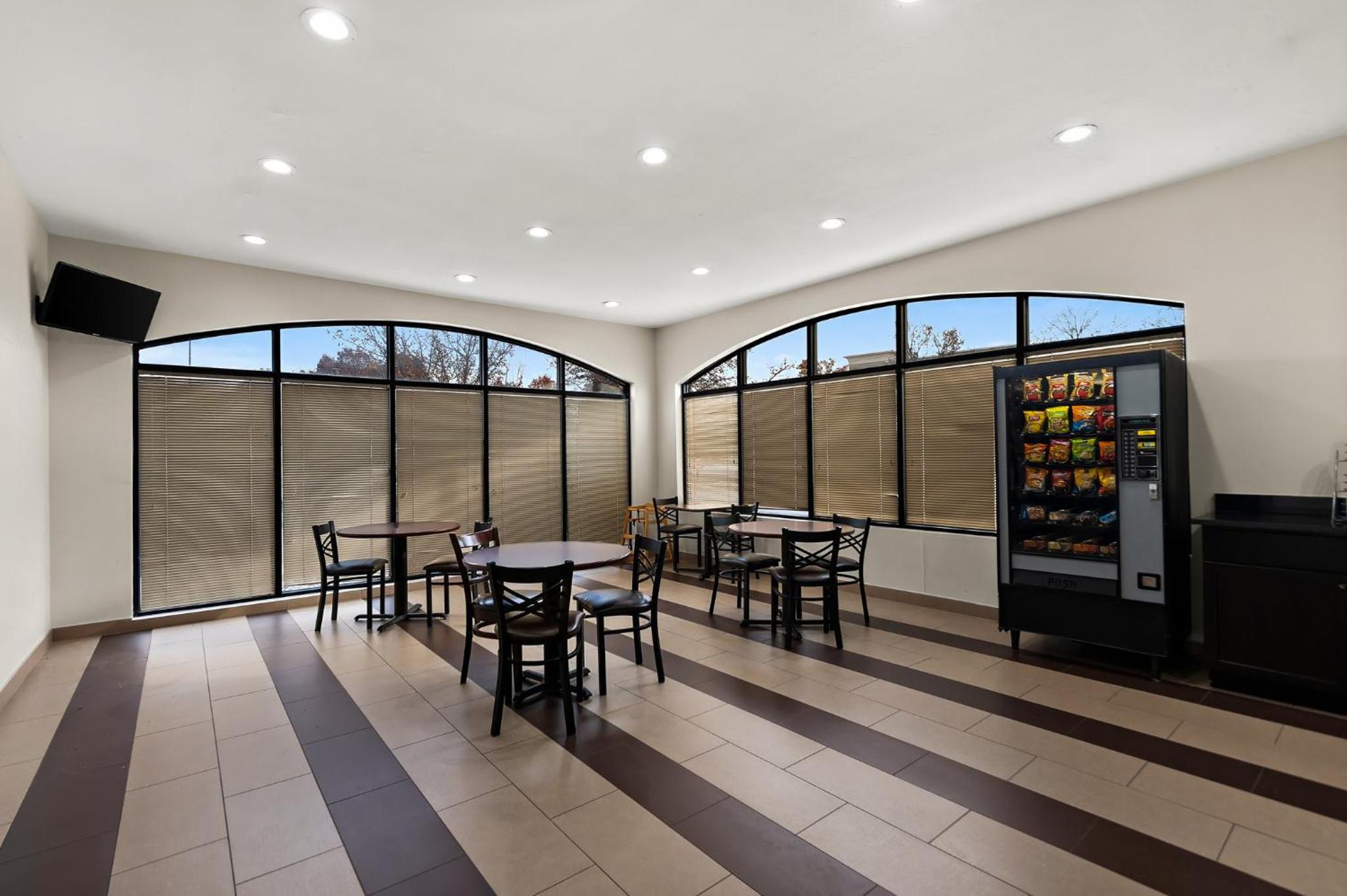 Martinsburg Vacations - Red Roof Inn Martinsburg - Property Image 31