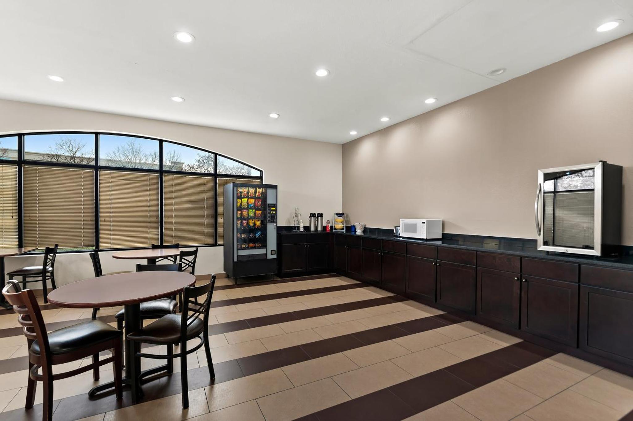 Martinsburg Vacations - Red Roof Inn Martinsburg - Property Image 30