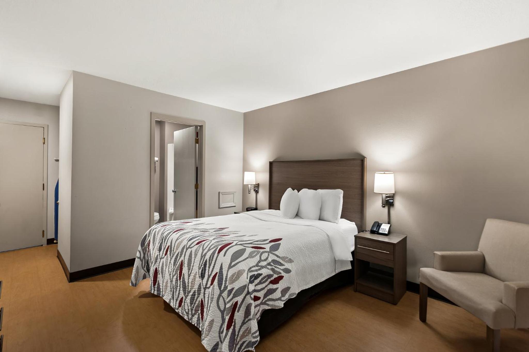 Martinsburg Vacations - Red Roof Inn Martinsburg - Property Image 5