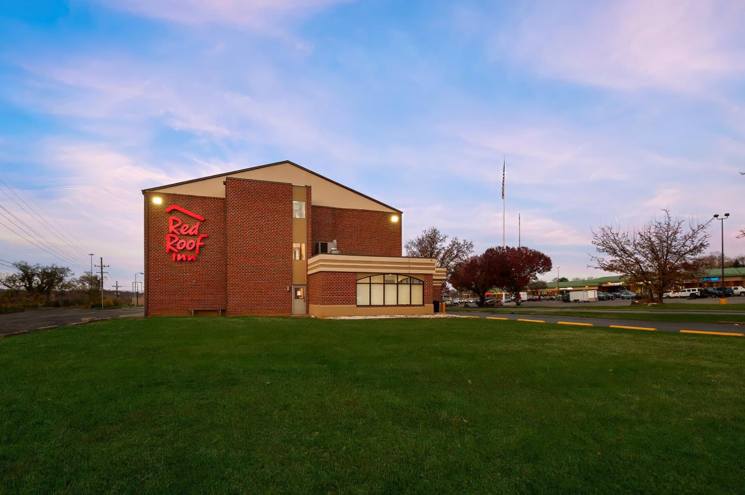 Martinsburg Vacations - Red Roof Inn Martinsburg - Property Image 28