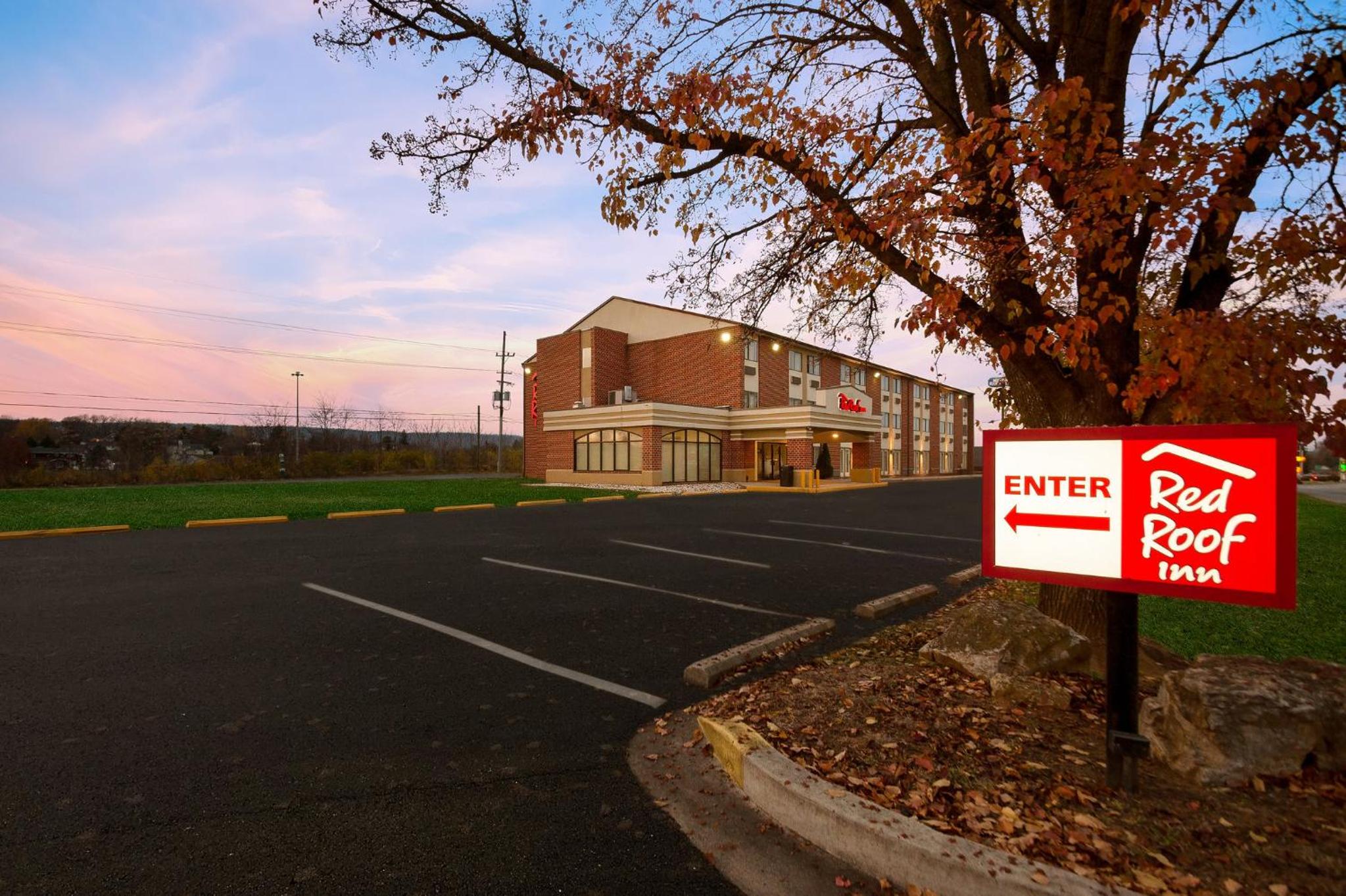 Martinsburg Vacations - Red Roof Inn Martinsburg - Property Image 23