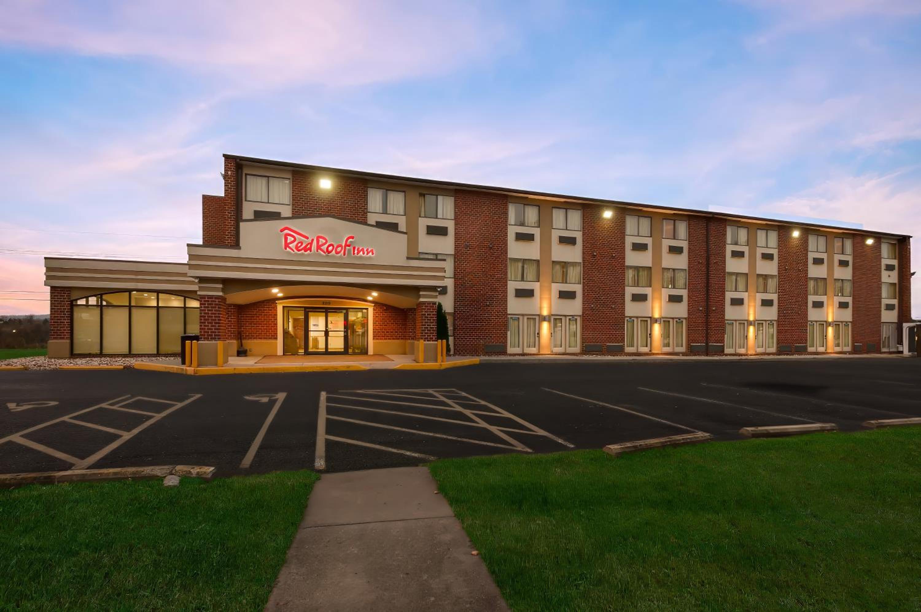 Martinsburg Vacations - Red Roof Inn Martinsburg - Property Image 24