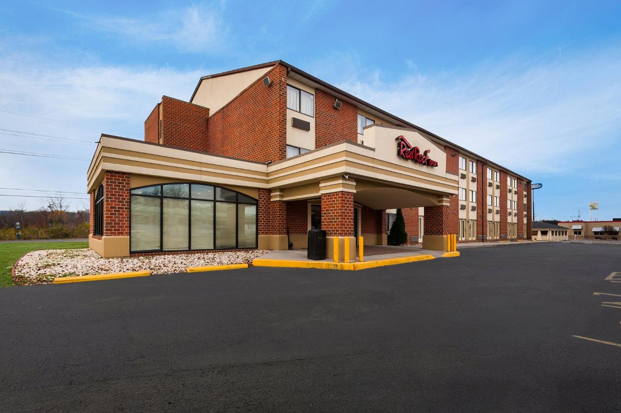 Martinsburg Vacations - Red Roof Inn Martinsburg - Property Image 25