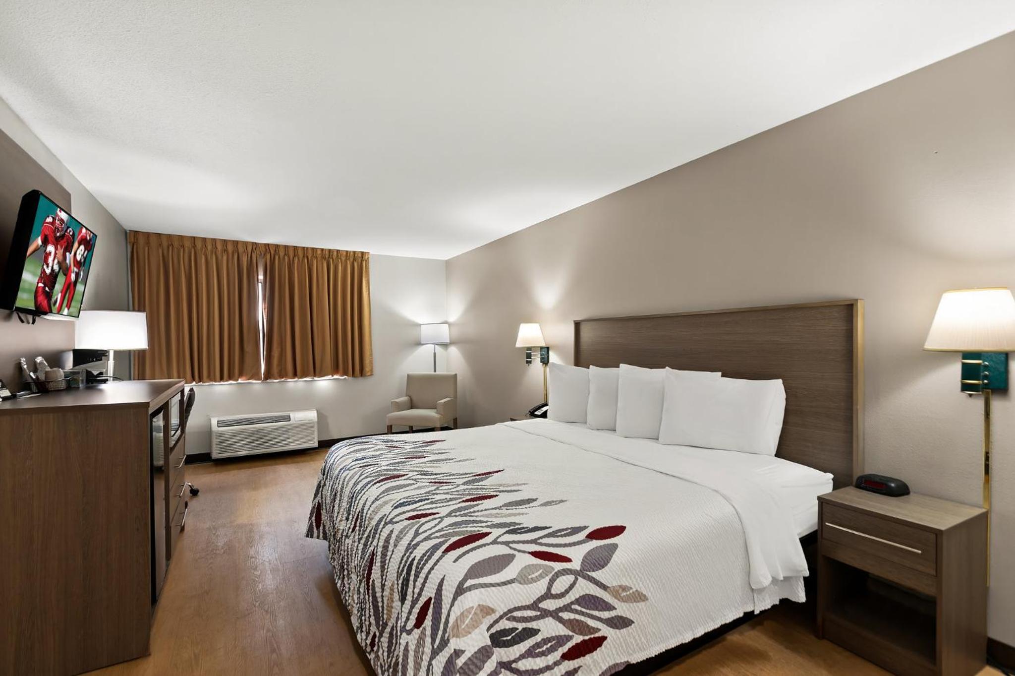 Martinsburg Vacations - Red Roof Inn Martinsburg - Property Image 1