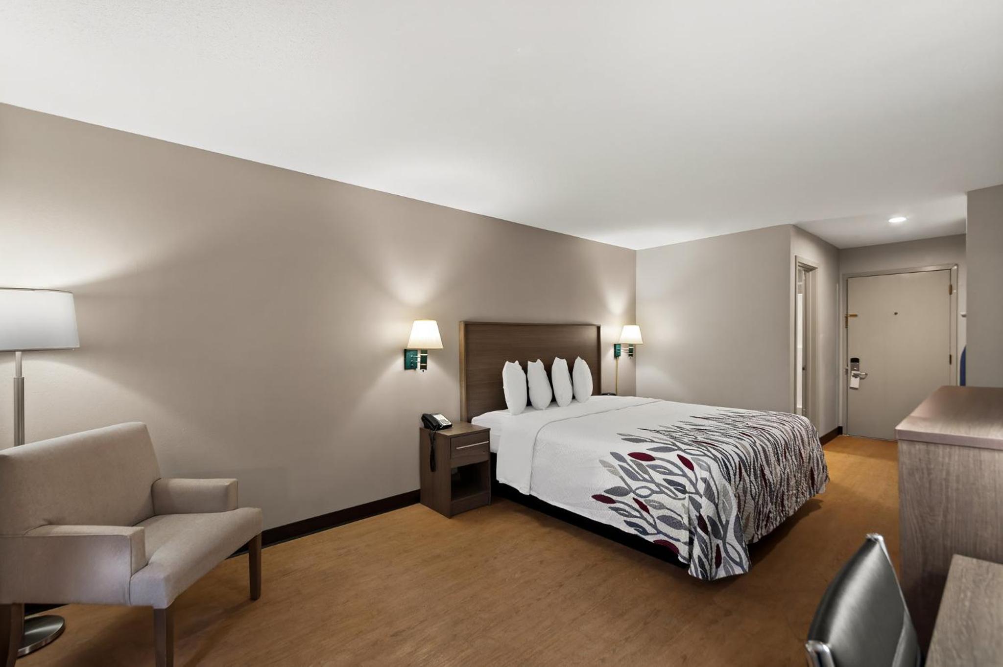 Martinsburg Vacations - Red Roof Inn Martinsburg - Property Image 11