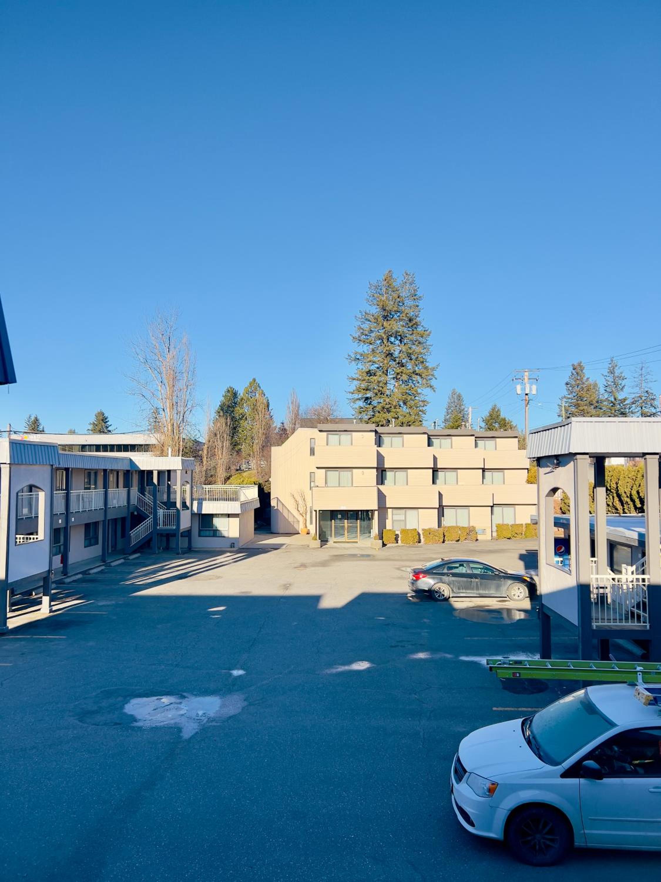 Quesnel Vacations - Ramada by Wyndham - Property Image 1