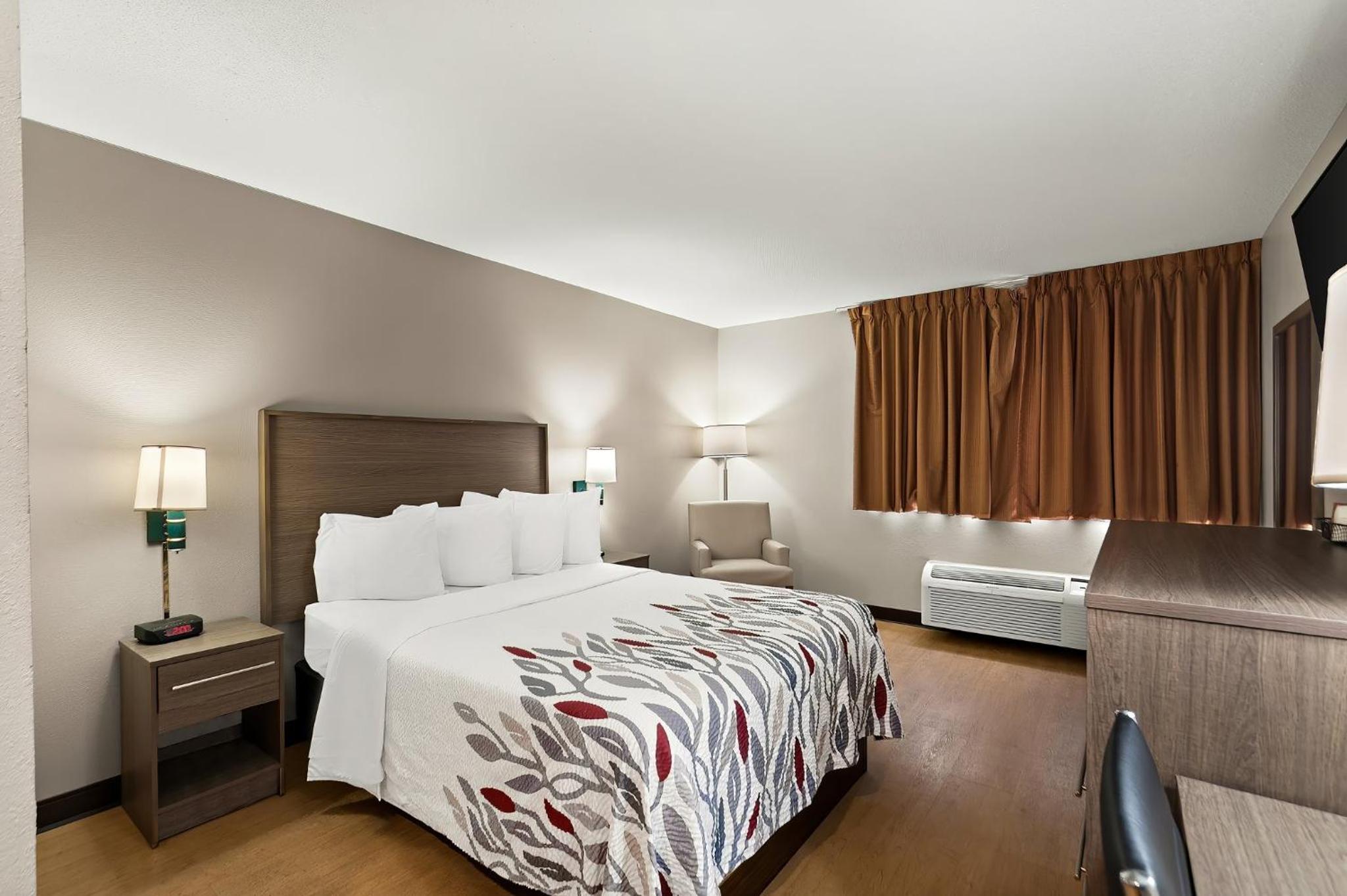 Martinsburg Vacations - Red Roof Inn Martinsburg - Property Image 16