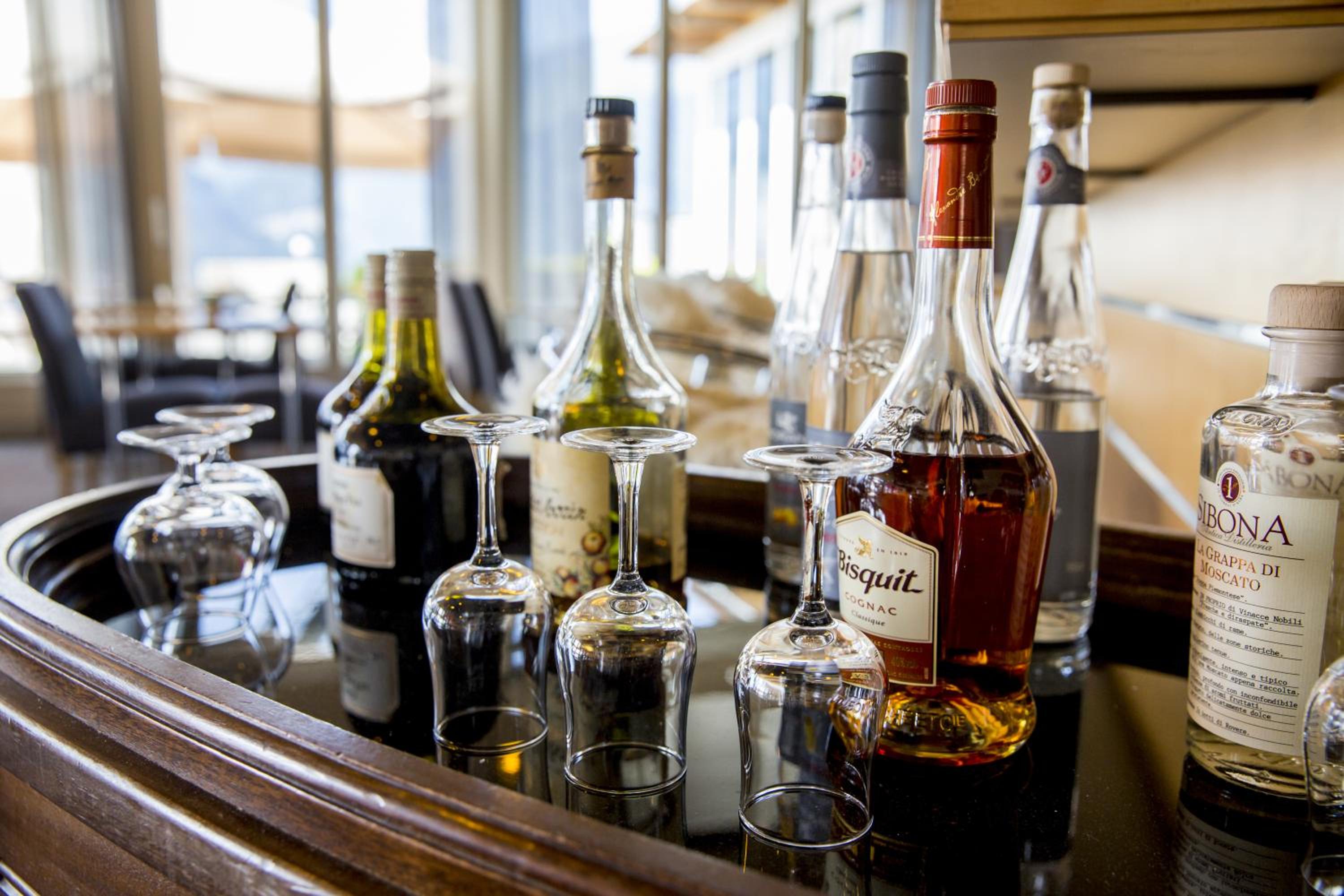 bar