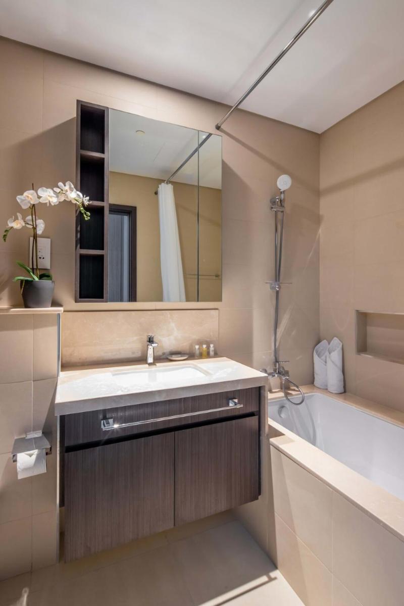Silkhaus elegant 1BDR in Downtown Views with pool & gym access
