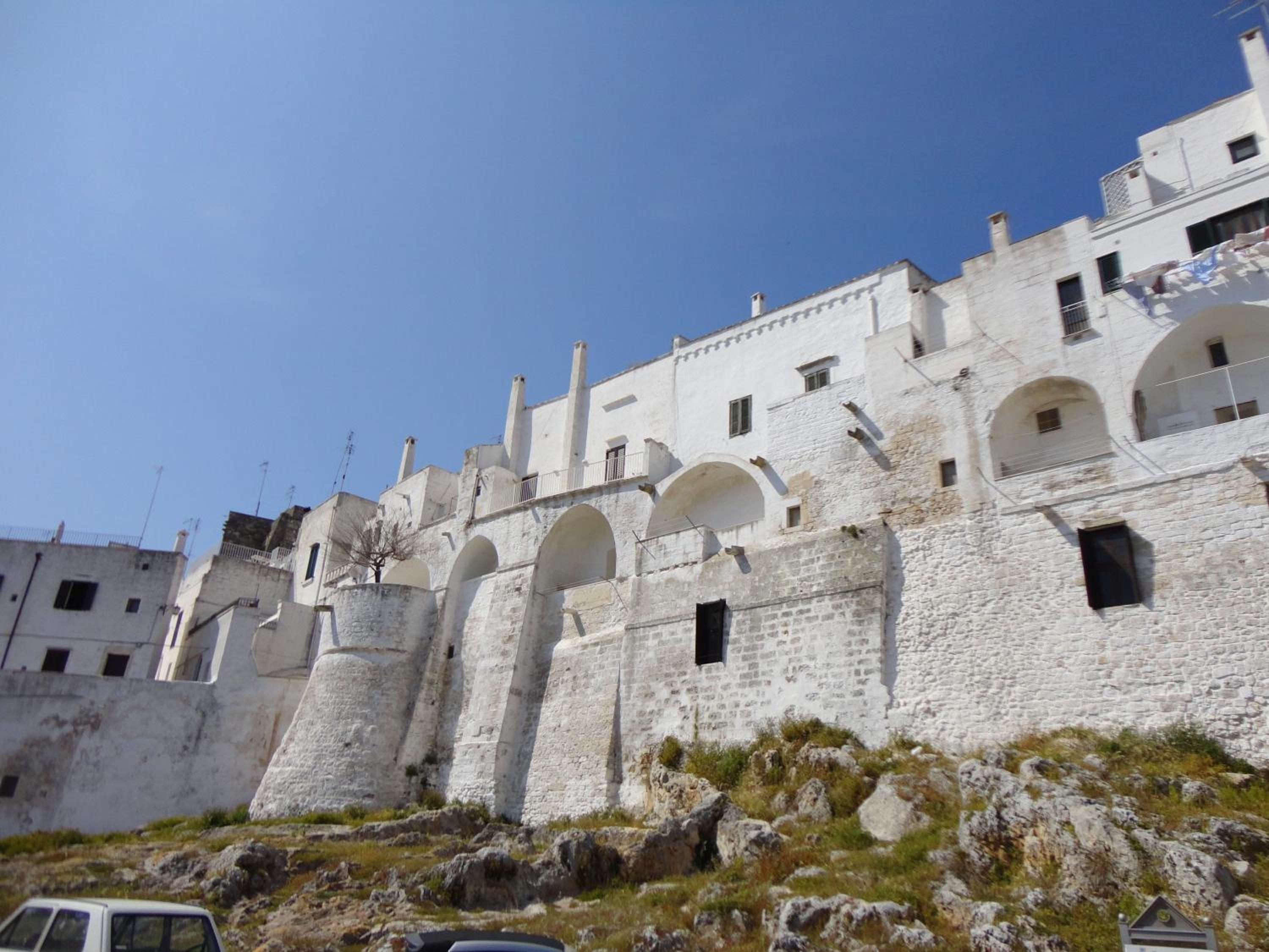Lovely Stone House In Ostuni