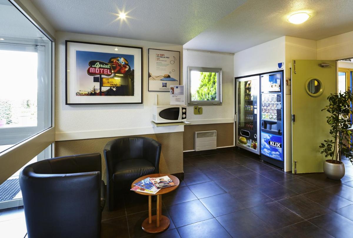 hotel reception