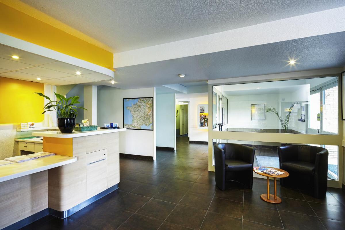 hotel reception