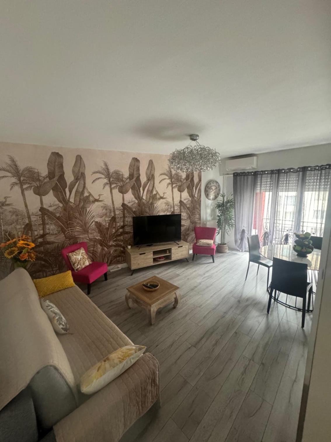 Gorgeous 2 bedrooms holiday apartement photo 2
