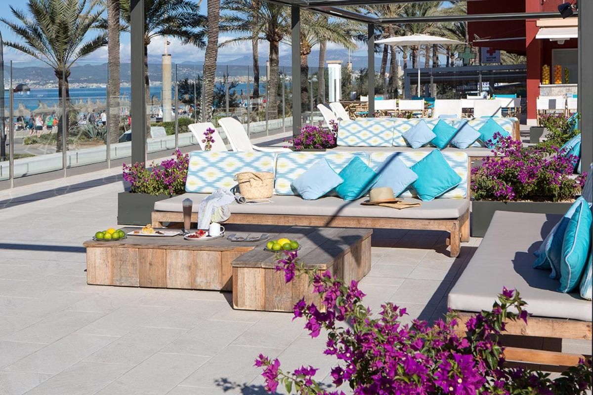 outdoor BBQ area
