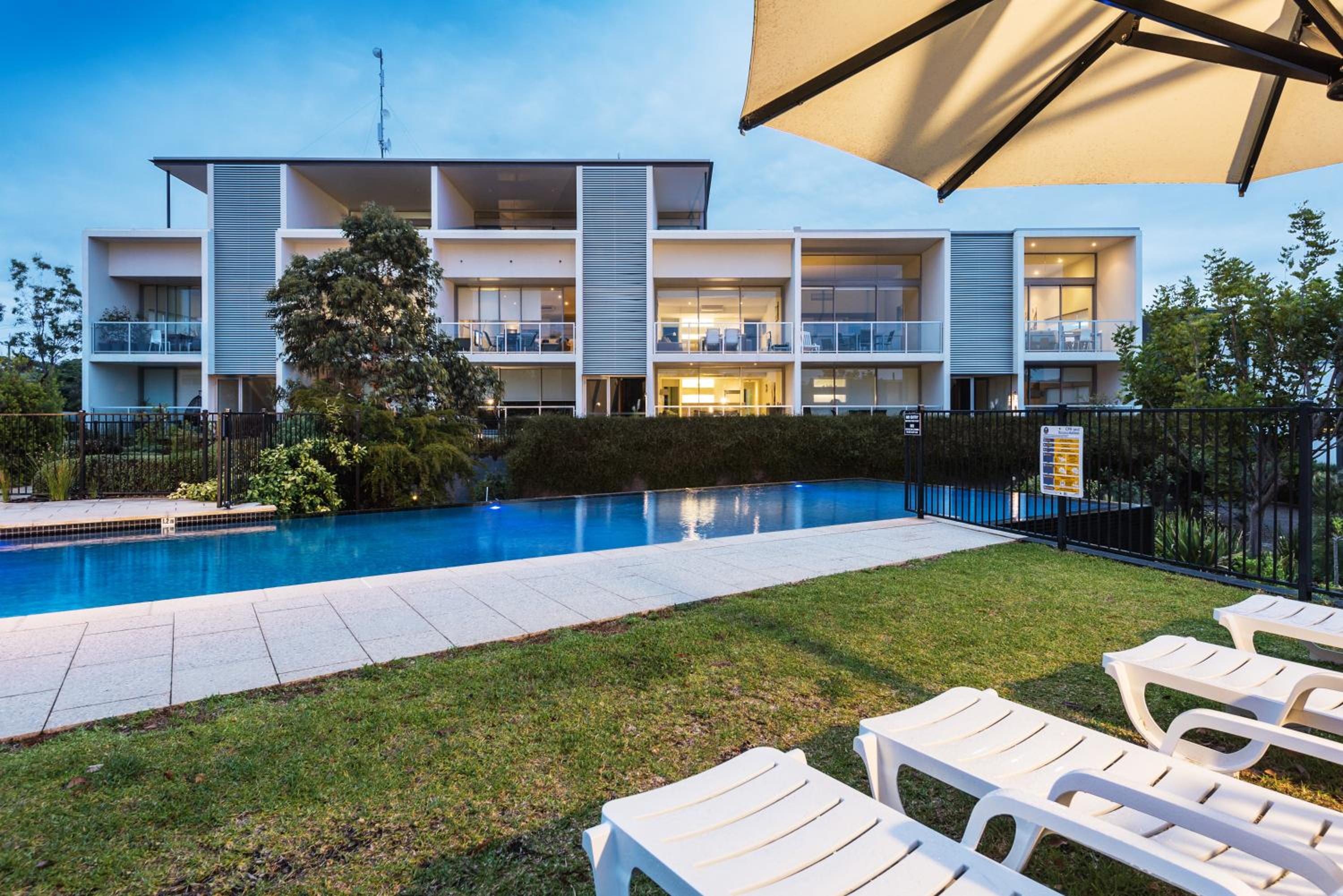 Hotel Coast Resort Merimbula - Image 1