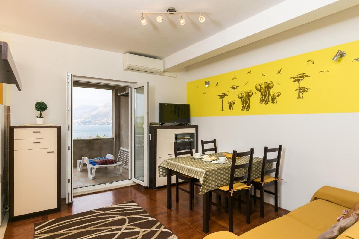 Apartments Oliva