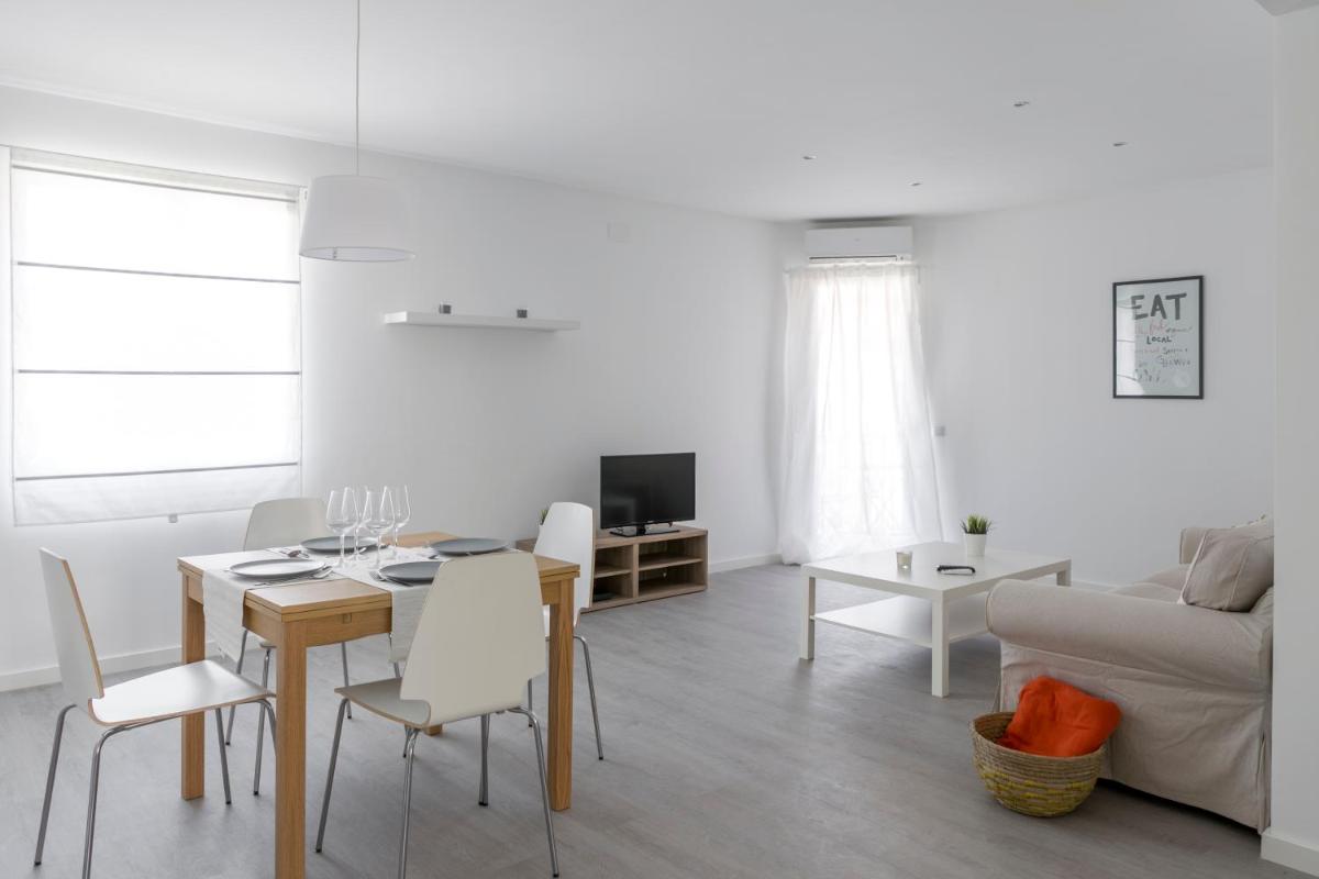 ApartUP Las Naves photo 1
