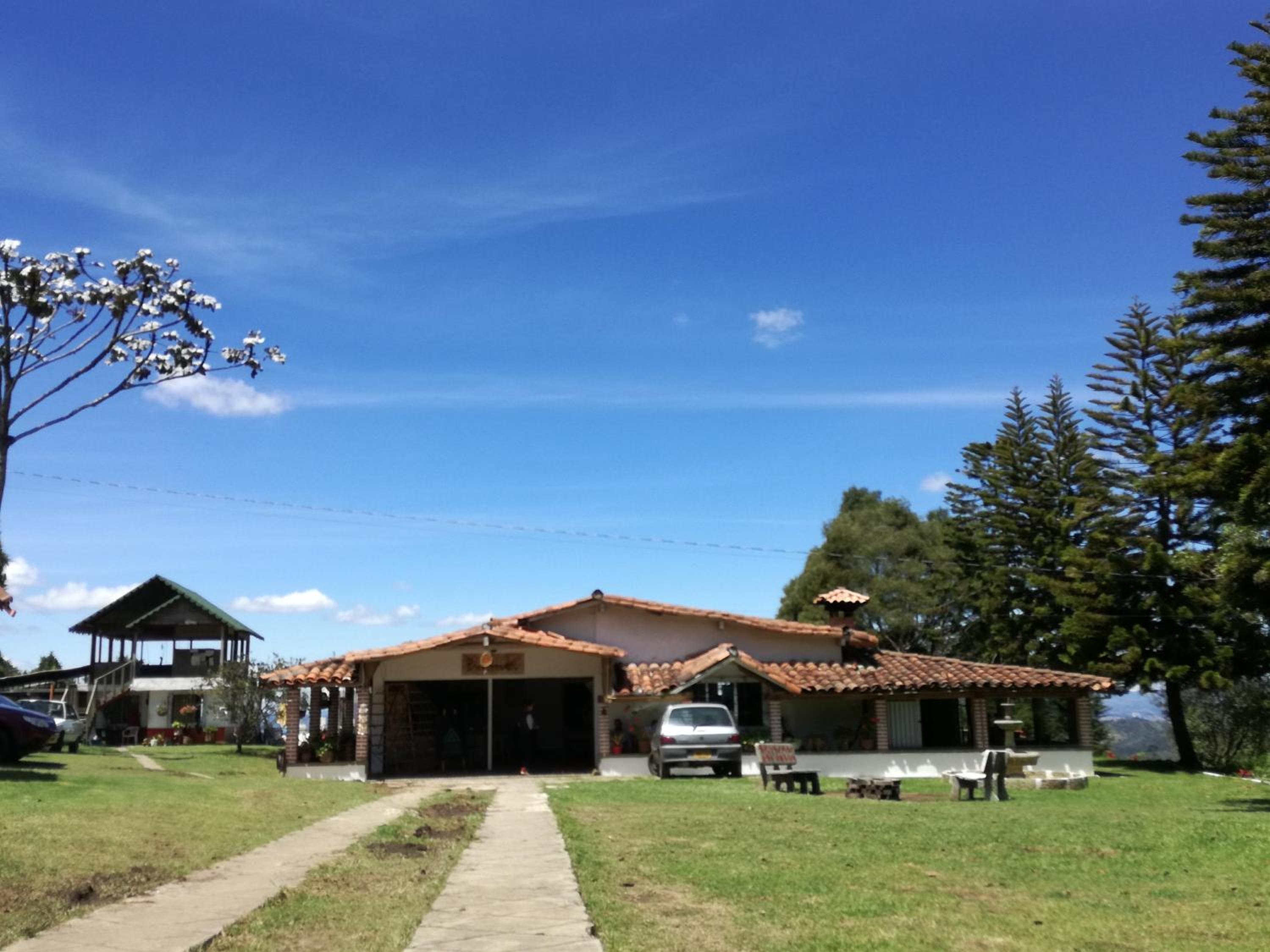 Hotel Al Bosque Hostel & Glamping - Image 1