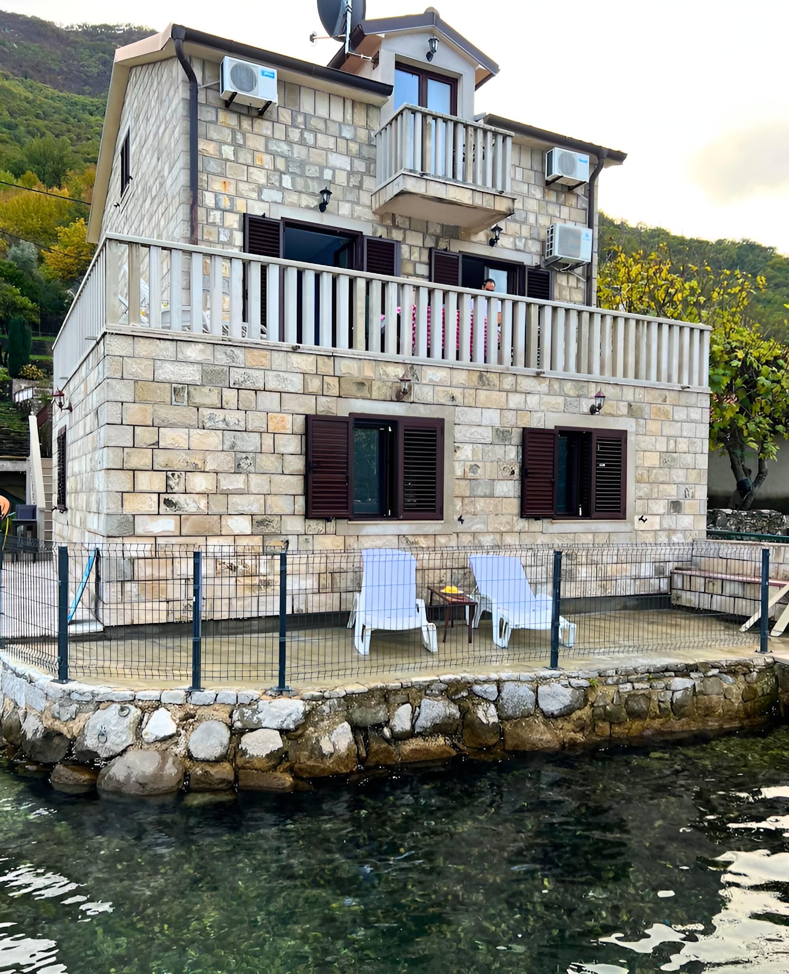 Amazing House Near Beach in Kostanjica photo 1