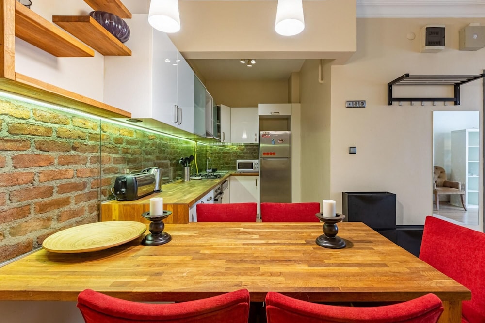 Central Flat 10-min Walk to Taksim Square in Sisli