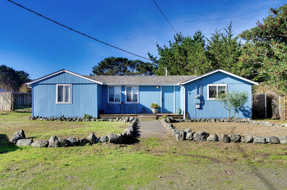 Peaceful Arcata Getaway - Walk to the Beach!