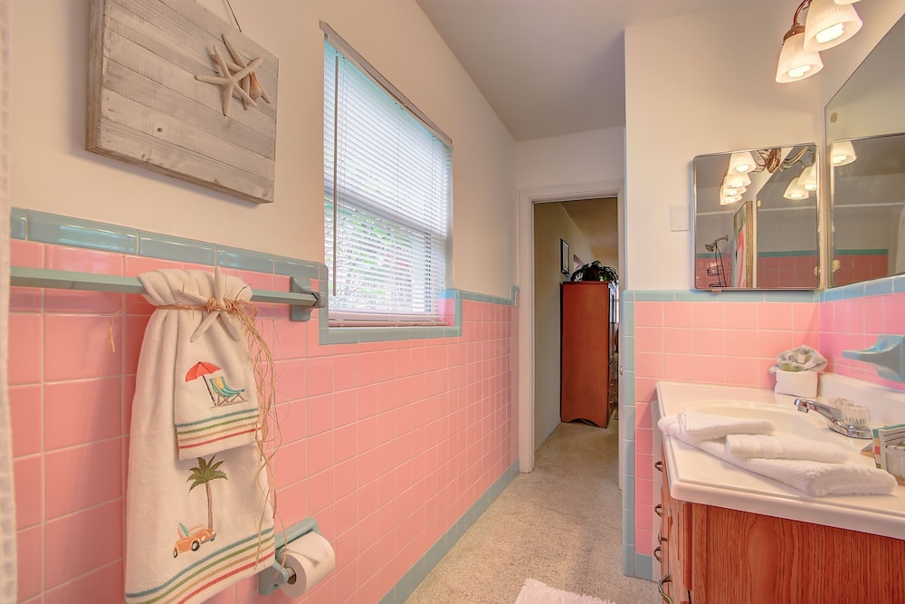 Bay Watch #6 - Weekly Beach Rental 1 Bedroom Apts view 5